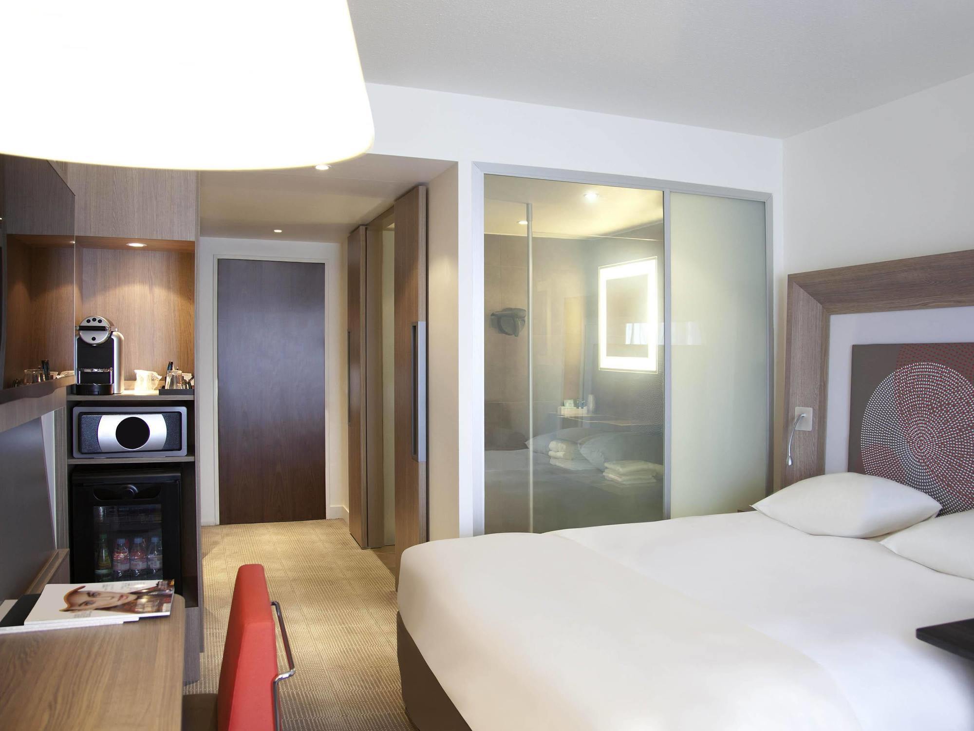 Novotel London 4*