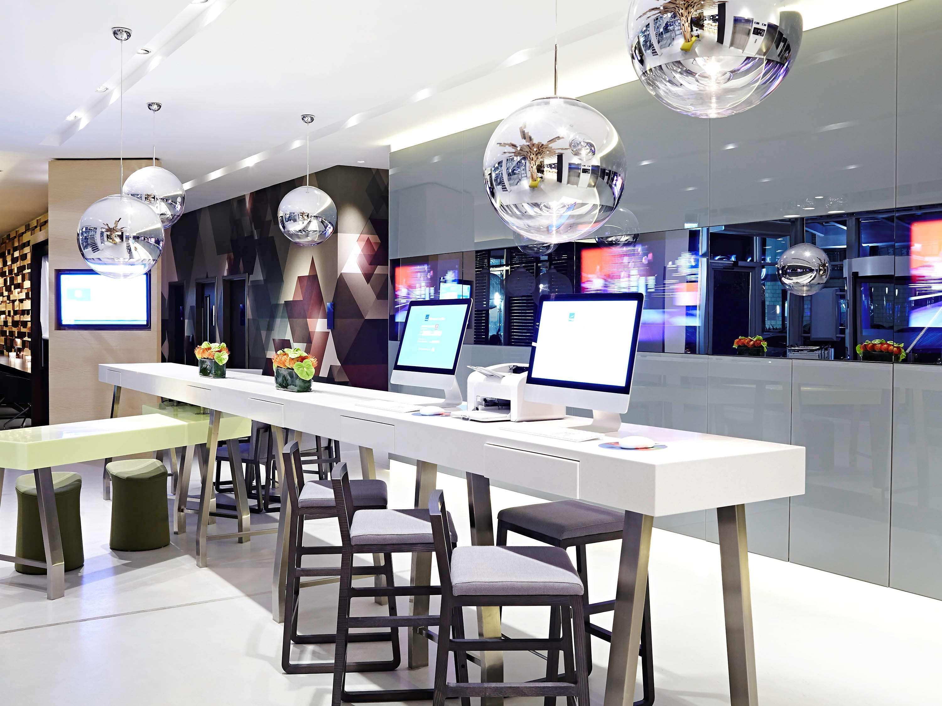 Novotel London 4*