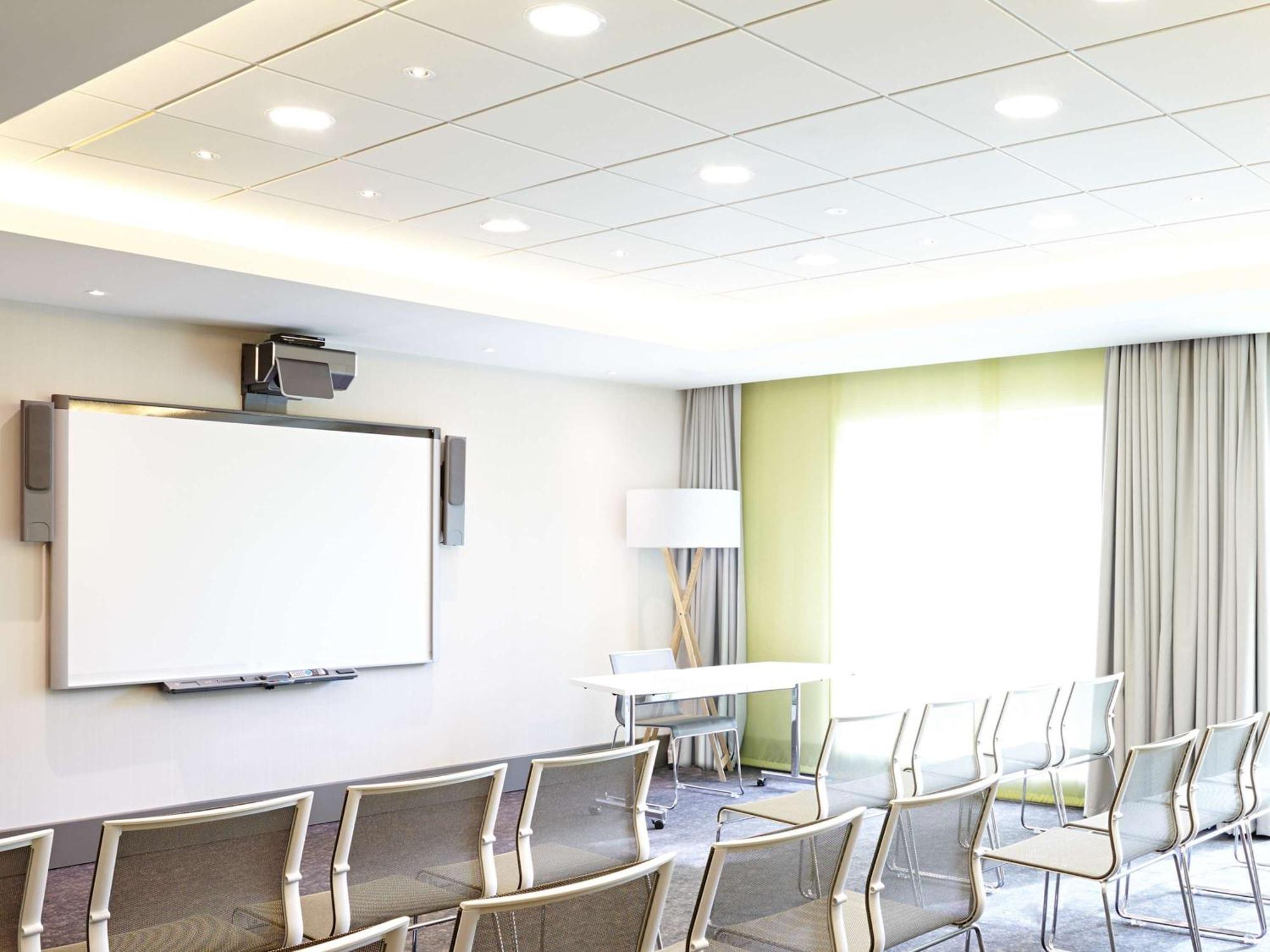 Novotel London 4*