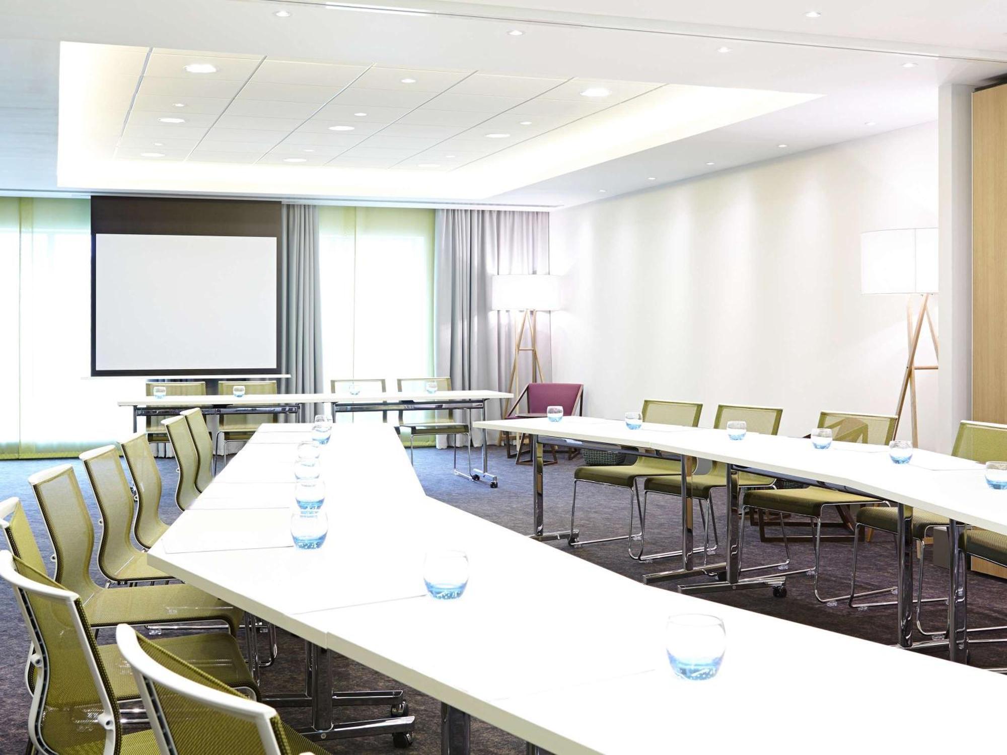 Novotel London 4*