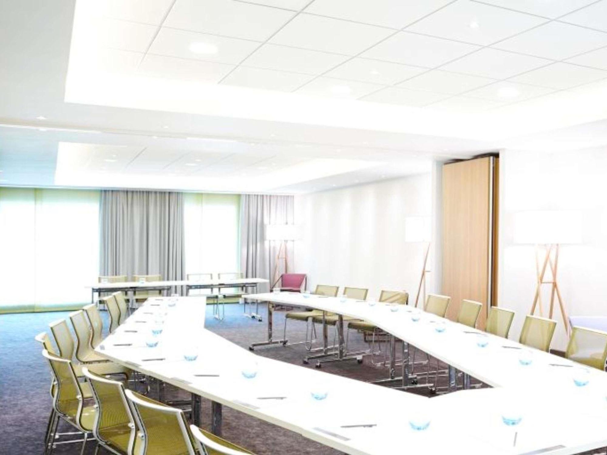 Отель Novotel London 4*