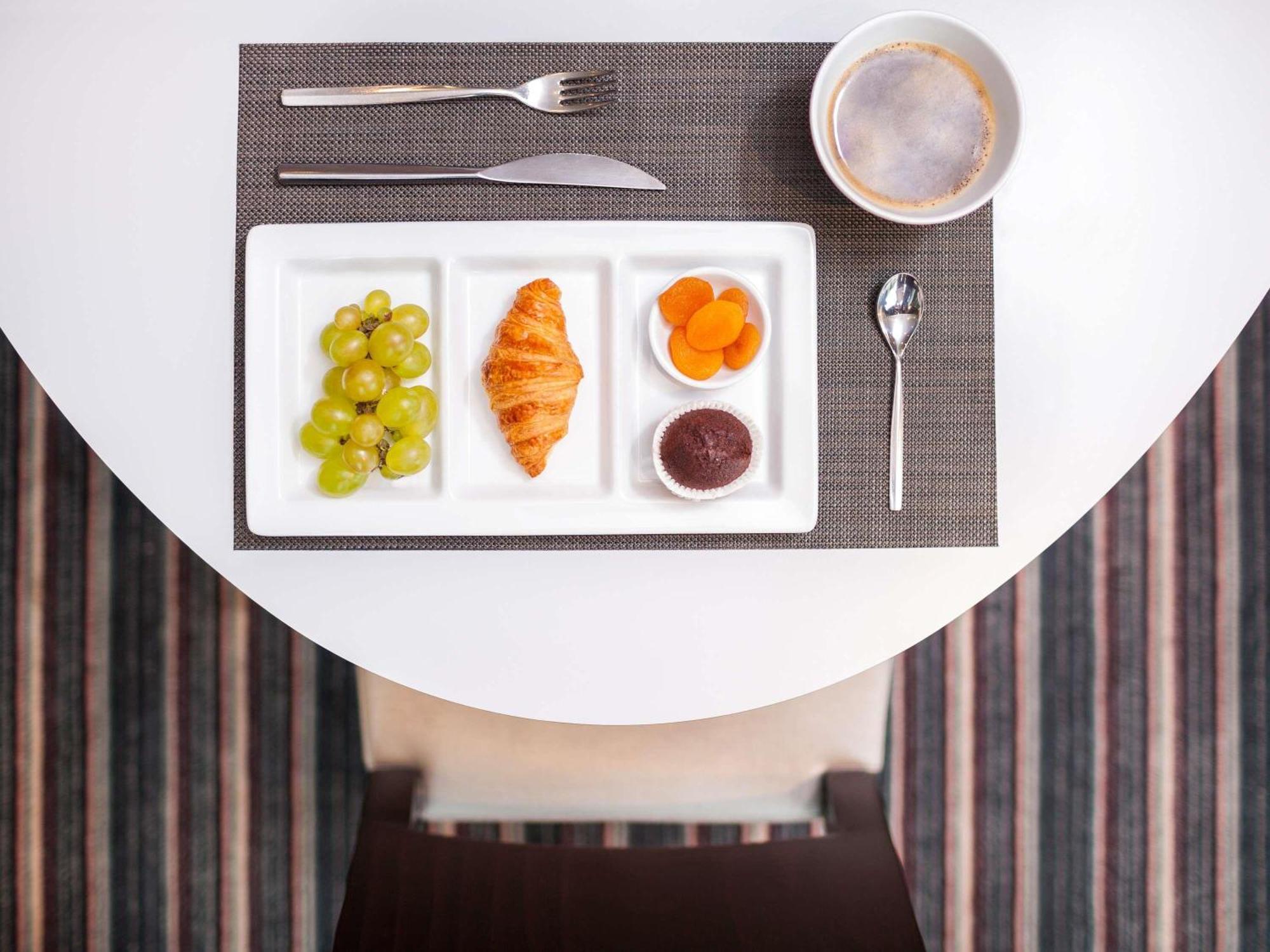 Novotel London Отель